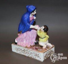Скульптура "Мать и дитя"